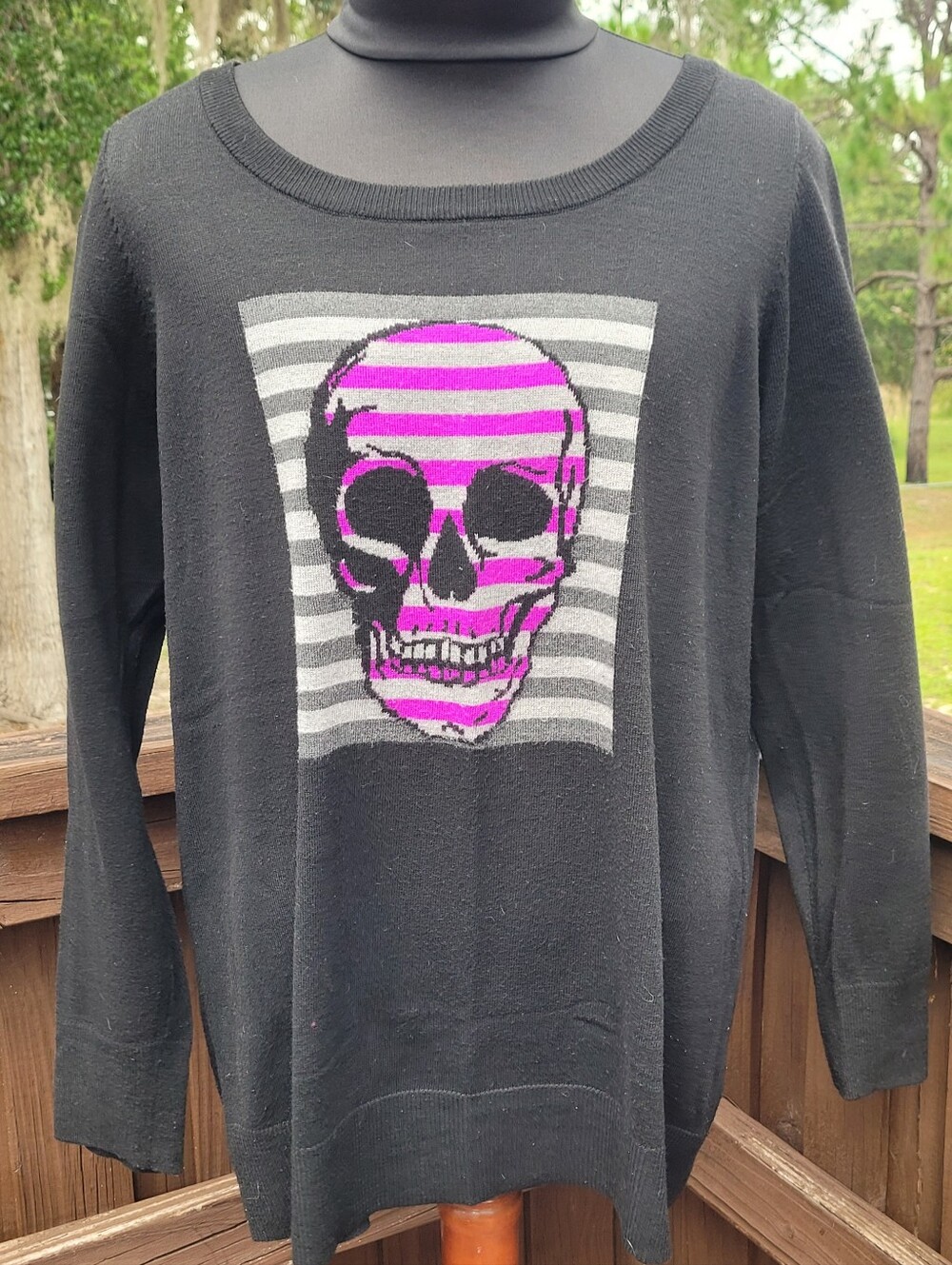 Torrid Skull Sweater ❤️ Good Condition Size 1